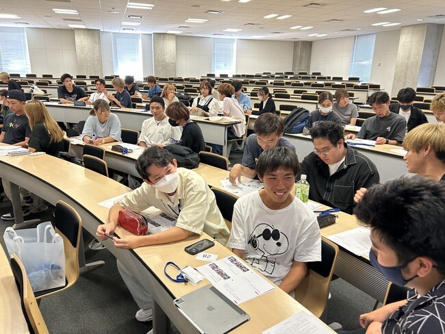 【桐蔭横浜大学】アクティブラーニングの第一人者・溝上慎一理事長が担当！ノートづくりを通して、思考力・判断力を磨く講義「ことばのスキル」を実施。