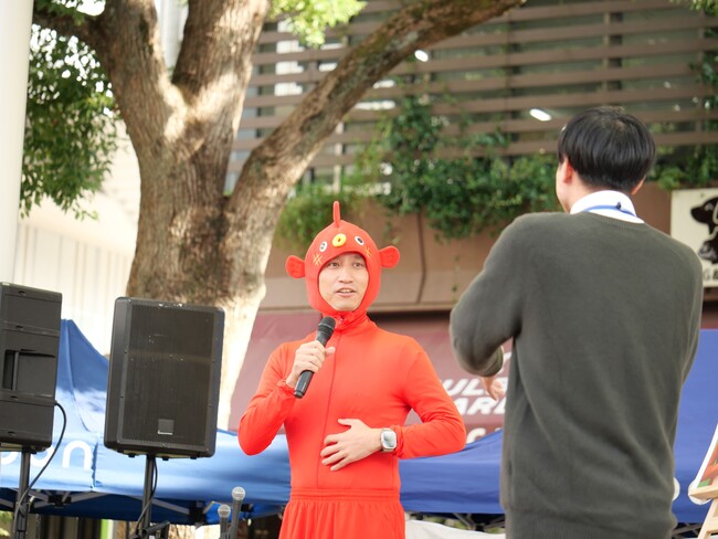 「え、ホントに弁護士!?」大人気法律系YouTuber・岡野タケシ弁護士の「子供から大人まで1,200人以上が笑いと熱気に包まれた『おとな六法』出版記念イべントレポート」