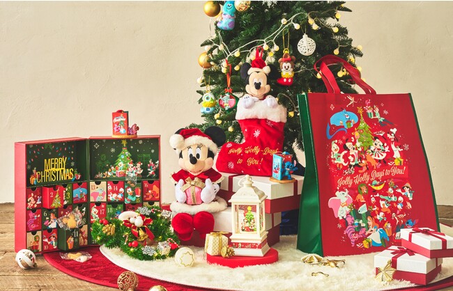 ディズニーキャラクターたちがクリスマスに大集合！ルームデコレーションやお菓子などをディズニーストアにて11月1日（水）より順次発売