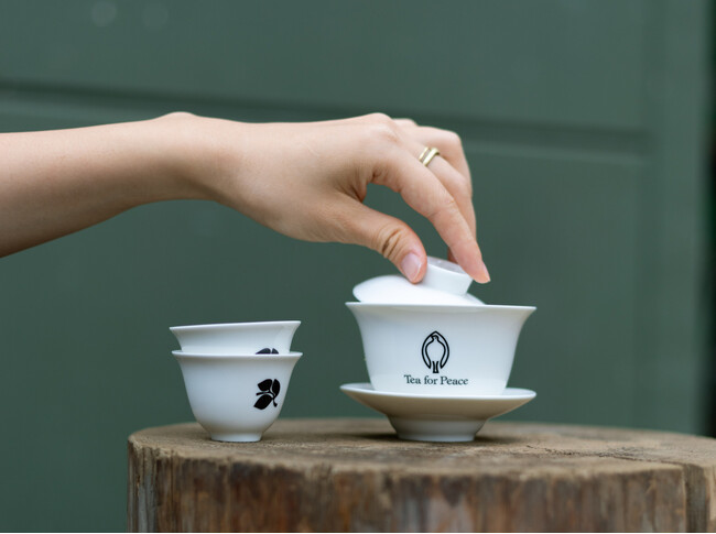 11/11&12に全国・世界から延べ40店舗、100種類以上のお茶が集う「Tea For Peace 05 」を開催。