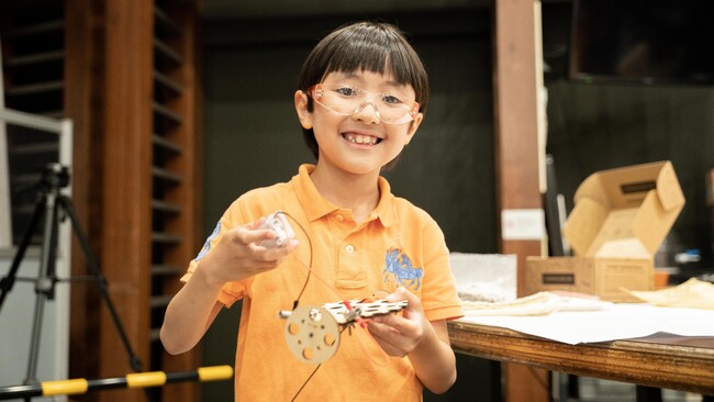「子どもが体験するべき50の危険なこと」の著者ゲイバー・タリー氏によって開発された小学生（8-12歳）向けSTEAM発明家キット「Tinkering Labs」がAmazonで販売開始