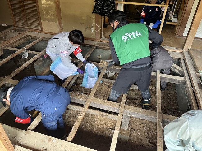 「令和5年7月豪雨災害」の復興支援として秋田県、山口県に義援金7,335千余円を寄付