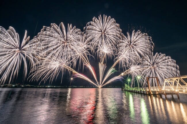 【びわ湖大津プリンスホテル】冬の夜空を彩る迫力の花火とイルミネーション煌めく絶景に包まれる「Biwako　Sparkle　Night」開催