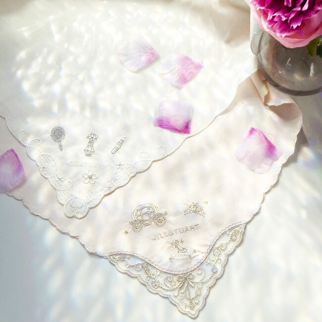 服飾雑貨メーカー川辺株式会社　デイリーにもフォーマルにも！刺繍ハンカチ新柄が登場！