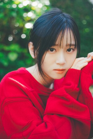 煌めく瞳の引力。櫻坂46・山下瞳月が、「blt graph.vol.96」にて雑誌初ソロ表紙を飾る！