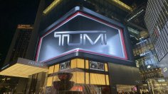トゥミ、ハイパーリアルなTEGRA-LITE®コレクションが登場する画期的な新キャンペーンを発表