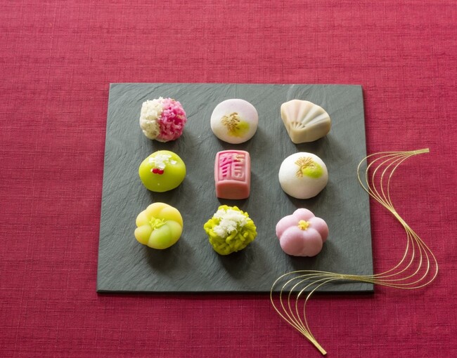 2024年の干支「辰」をモチーフに作り上げた「昇り龍」が入った「上生菓子 四季撰“京の迎春”」を200箱限定で京菓子處鼓月公式オンラインショップにて11月1日（水）から予約開始