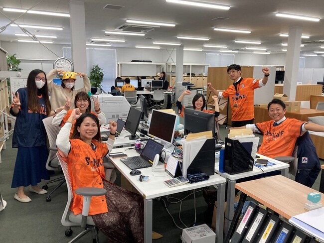 頑張れエスパルス！鈴与グループ全社一斉実施 社内をオレンジ色に染めて、清水エスパルスのJ1復帰を全力応援！