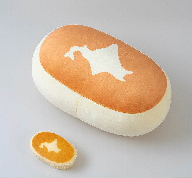 【※そっくりすぎ注意】 あの「北海道チーズ蒸しケーキ」がビッグなぬいぐるみに!12/6発売