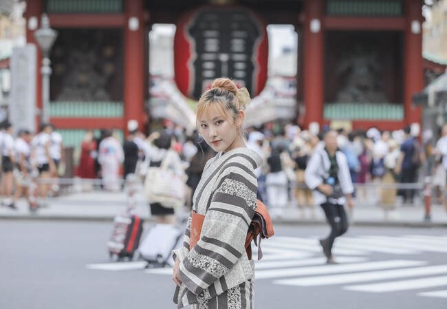 東京・浅草の名所や本格茶室も備えたスタジオで、日本の思い出を写真に残せる新サービス　『都々路（つつじ）』