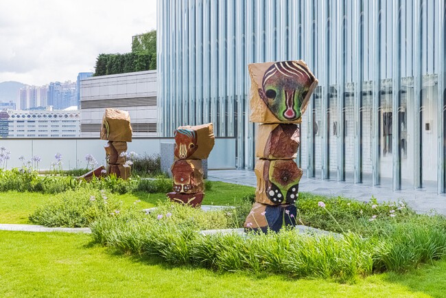 ArtStickerを運営するThe Chain Museumが「Gallery ＆ Restaurant 舞台裏」を11月24日(金)に開業。柿落とし展示は加藤泉の日本初発表シリーズの新作個展