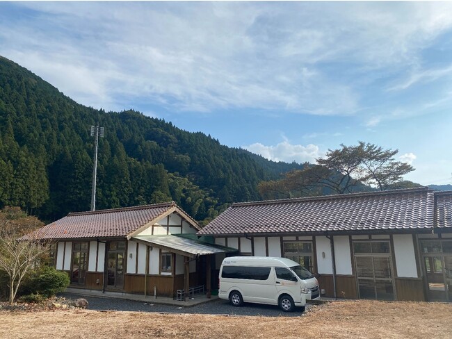 ウィーメックスとトヨタ車体がへき地における巡回診療車を導入