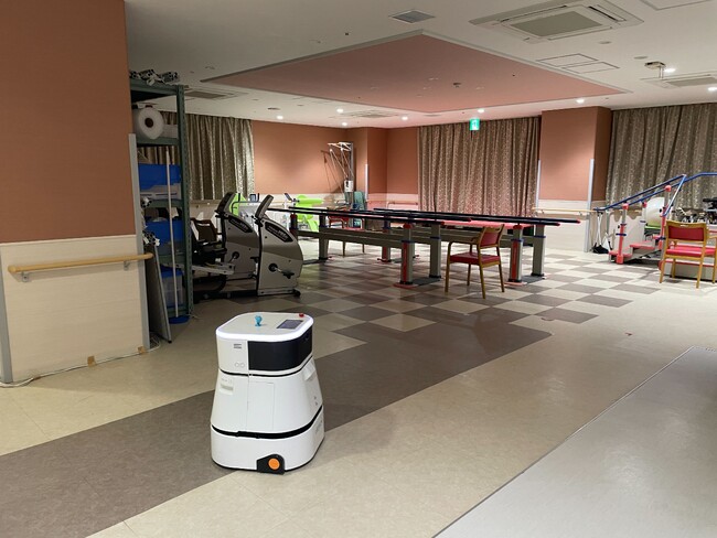 Senxeed Robotics社、水拭き、ブラッシング、吸引が可能な自動清掃ロボット「CLEINBOT」を、介護老人保健施設 葵の園・江東区にて実証開始