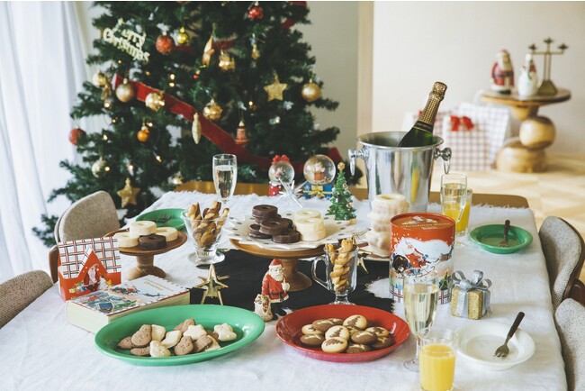 ユーハイムの2023年クリスマス限定ギフト　ユーハイムチェックのサンタクロースがパッケージに登場！