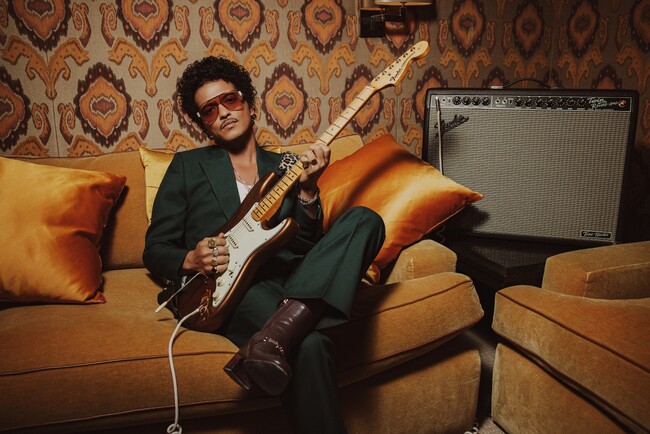 ＜フェンダー旗艦店＆公式オンラインショップ限定販売＞『Bruno Mars Stratocaster(R)』2023年11月8日（水）世界同時発売