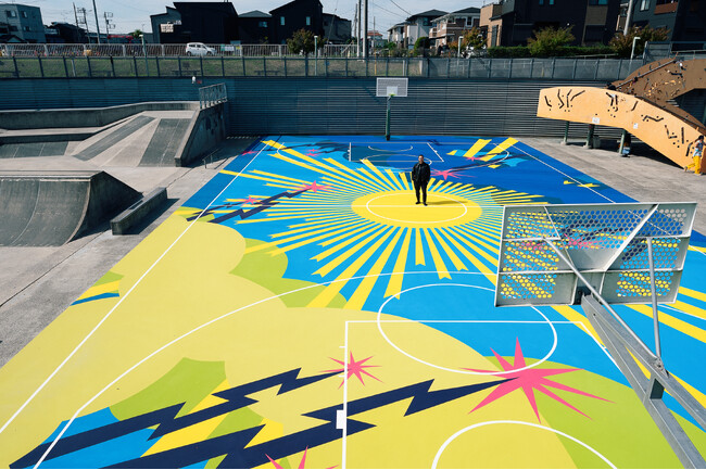 アーティスト舘鼻則孝のアートワークで彩られたバスケットボールコートがオープン。「PROJECT BACKBOARD 」＆「 go parkey」が手掛けるリノベーション・アートコートの全貌が初公開。