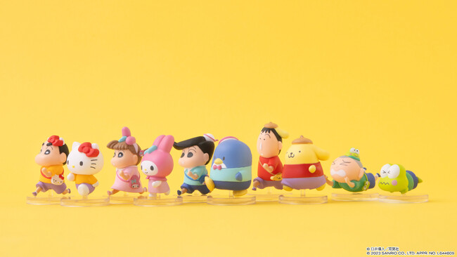 クレヨンしんちゃんとキティちゃんがペアルック♪クレヨンしんちゃんとサンリオキャラクターズのコラボフィギュアがガシャポン(R)に登場！