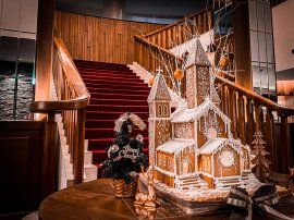 RODGE棟フロント「お菓子の家」 RODGE棟フロント「お菓子の家」