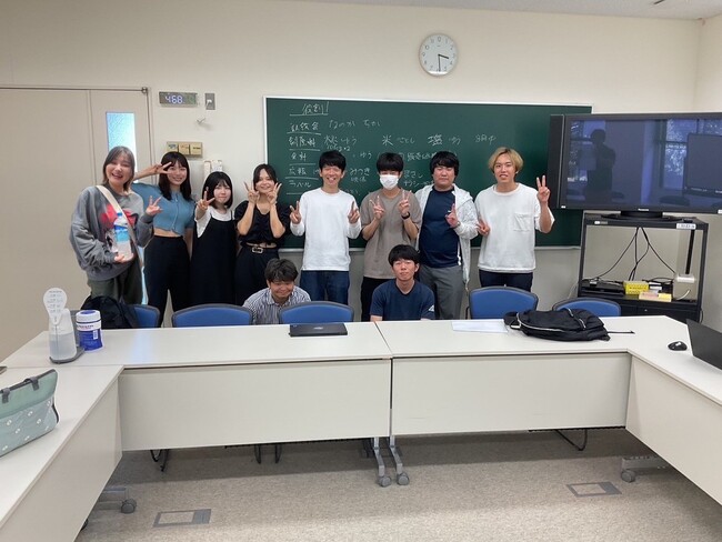 大学生が