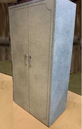 使わなくなった作業服などの再生材でワードローブを制作し埼玉県に提供