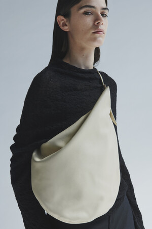 discord Yohji Yamamoto、ホリデイ・コレクションをGINZA SIX限定展開