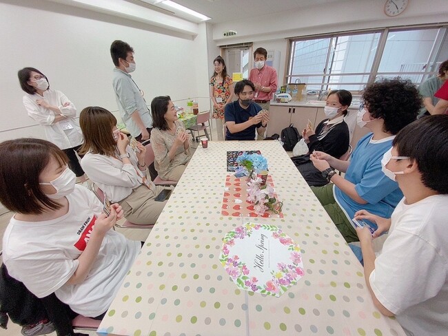 飛鳥未来高校千葉キャンパスで地域の方と若者をつなぐ取り組み、校内居場所カフェ「アスカフェ」を実施しました。