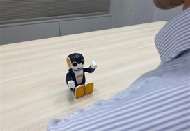 介護人材不足解消に向け、対話AI搭載型ロボットによる介護実証を実施