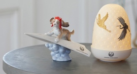 スペインのポーセリンアートブランド「リヤドロ」とJALがコラボレーション!ホリデーシーズンを彩るJALオリジナル商品を新発売 スペインのポーセリンアートブランド「リヤドロ」とJALがコラボレーション!ホリデーシーズンを彩るJALオリジナル商品を新発売