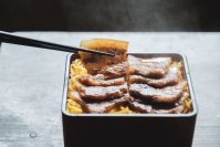 30年以上続く養豚一家が“究極の豚丼”をお届けするお取り寄せブランド「ぶたの。あらた」スタート！～鳥取県若桜町産「吉川豚」を贅沢に使用した「豚重」～