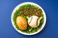 年末ジャンボ宝くじ1枚付きの2023年を締めくくるジャンボ餃子「エンジョイ・ベースボール＆ラグビー餃子」が餃子の安亭に登場！