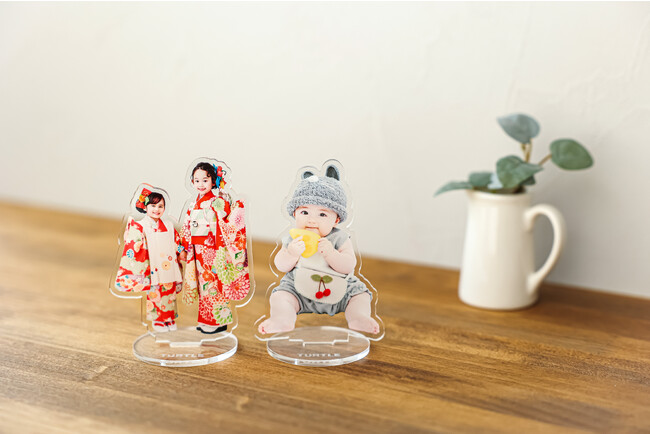 東海エリア20店舗の老舗フォトスタジオタートルで“わが子推し活”応援グッズの『アクスタ』を販売開始