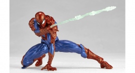 親愛なる隣人、スパイダーマンがさらに進化した超可動フィギュアで再登場！