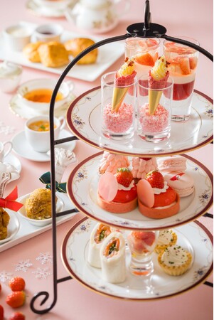 心トキメクいちごスイーツを満喫！ジークレフの紅茶を使用したクリスマス限定ドリンクも「ストロベリーアフタヌーンティーセット」