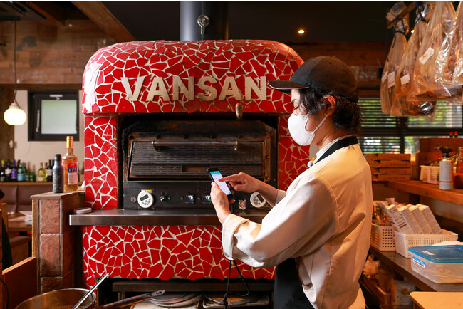 イタリアンレストラン約80店舗を展開するVANSAN、省人化を実現。飲食業界における深刻な人材不足を『カミナシ』導入により解決