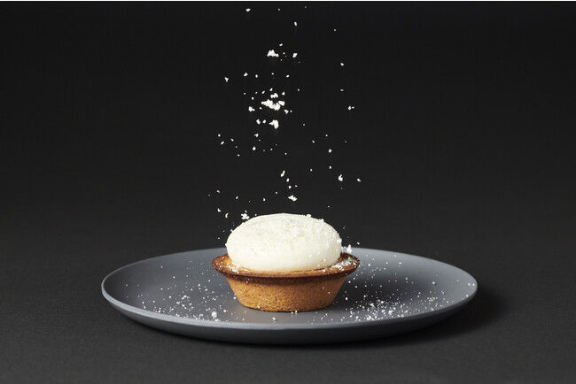 「BAKE CHEESE TART」から解凍時間によって2パターンの食べ方を楽しめるチーズタルトが登場！独自ブレンドしたチーズムースを使った「フロマージュタルト」2023年11月20日（月）より販売