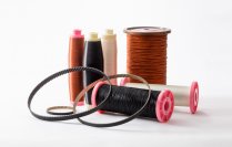 有害物質フリーに対応したグラスコードを実現
レゾルシン・ホルムアルデヒド（ＲＦ）を含まないゴム補強材用接着剤を開発