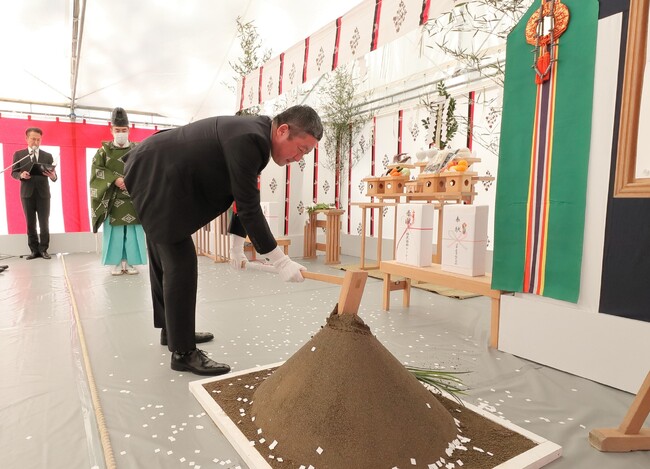 建築家・坂 茂氏が設計する富士山を仰ぐ富士小山工場の新工場地鎮祭を実施