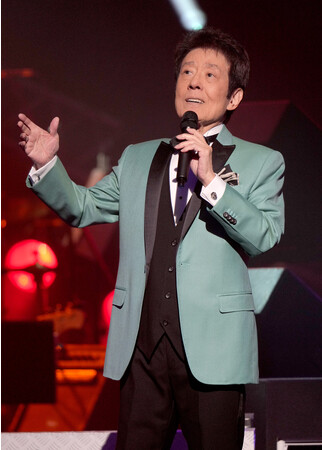 舟木一夫が東京国際フォーラムで今年のツアーファイナル。往年のヒット曲を中心に全26曲熱唱、80歳まで現役宣言を！