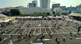 アートの秋&スポーツの秋を、家族みんなで満喫!チョークで駐車場にお絵描きし放題、ラグビーやフットゴルフも体験できる野外イベントに総勢2500名以上が来場 アートの秋&スポーツの秋を、家族みんなで満喫!チョークで駐車場にお絵描きし放題、ラグビーやフットゴルフも体験できる野外イベントに総勢2500名以上が来場