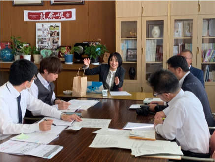 【日本経済大学】本学教授が筑紫高校教職員・生徒に“Chat GPT”研修