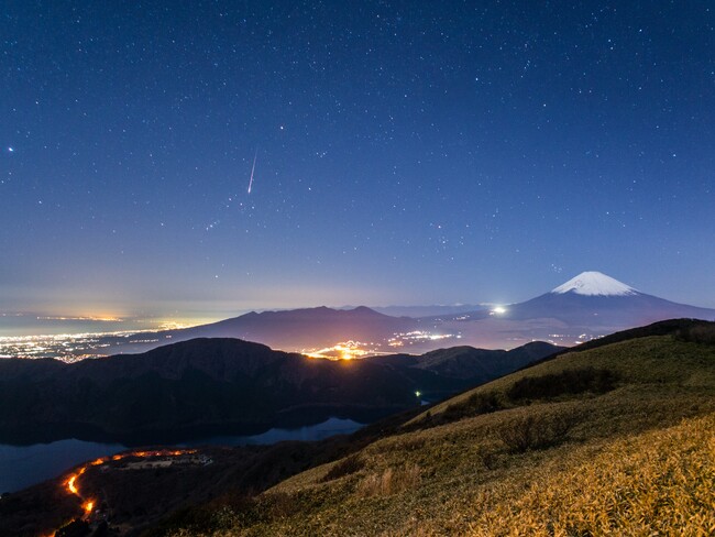 【ザ・プリンス 箱根芦ノ湖】天空を見上げ×地上を見下ろす 天然イルミネーション体験