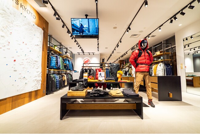 日本最大・西日本フラッグシップストア「マムート京都」の先行内覧会を実施。「MAMMUT MEETS KYOTO」がコンセプト山に囲まれた京都のアウトドアの魅力発信基地に