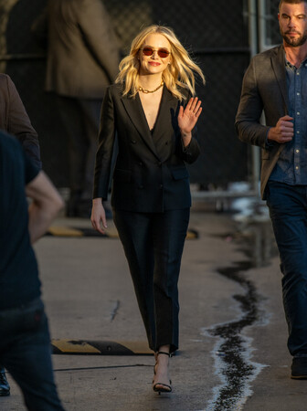 【ルイ・ヴィトン】エマ・ストーンが「ジミー・キンメル・ライブ! 」に、ルイ・ヴィトンを着用して出演