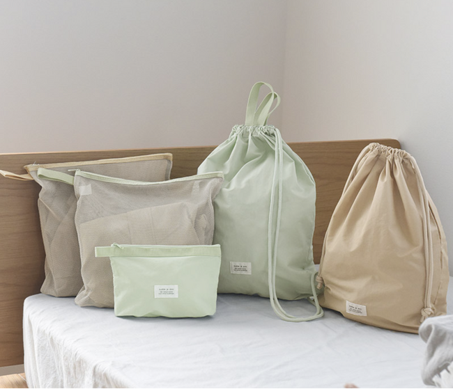 修学旅行・合宿に。子どもの「自分で荷造り」を助けるトラベルポーチ5点セット新発売！人気のキッズボストンバッグ新色も登場