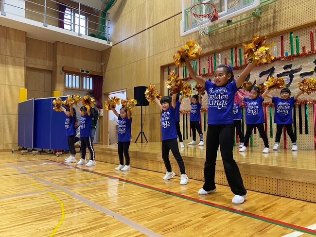 沖縄市宮里児童センター祭り「たのしもう！みんなDEスマイルフェス」にキングスダンサーズとキングスダンススクール生が出演しました！