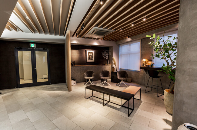 神戸市のTHE WELLNESS CLINICが、中高年の薄毛に対して非常に効果の高い治療法（コンビネーションセラピー）を開発しました。