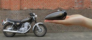 「SR」の美しいタンクを永遠に ― 超精巧1/6スケール「SR400ミニチュアタンク」を300個限定で販売