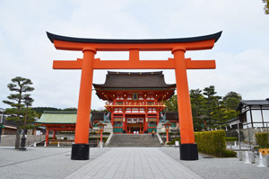 世界へ発信！伏見稲荷大社で奉納阿波おどり！