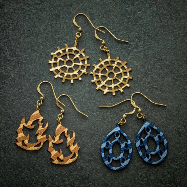 作家としても活躍する僧侶・天野こうゆうさんと紙職人ブランド「karupi」とフェリシモ「おてらぶ(TM)」がコラボした「みほとけのかがやき　光背イヤアクセサリー」が新登場