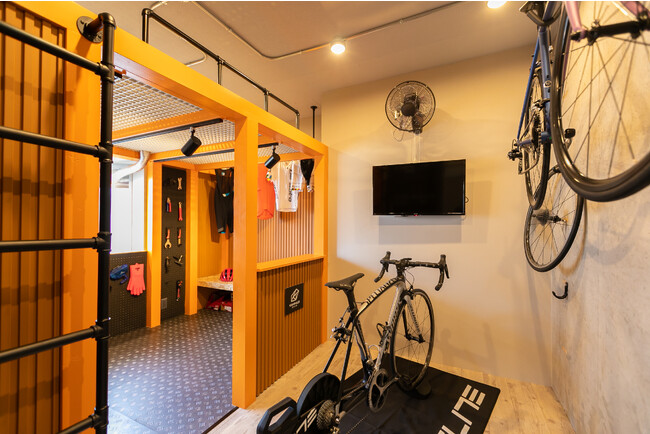 自転車専門店「カミハギサイクル」と制作したロードバイク好きのための賃貸住宅「自転車と暮らすガレージＲＯＯＭ」を11月21日(火)よりサイト公開